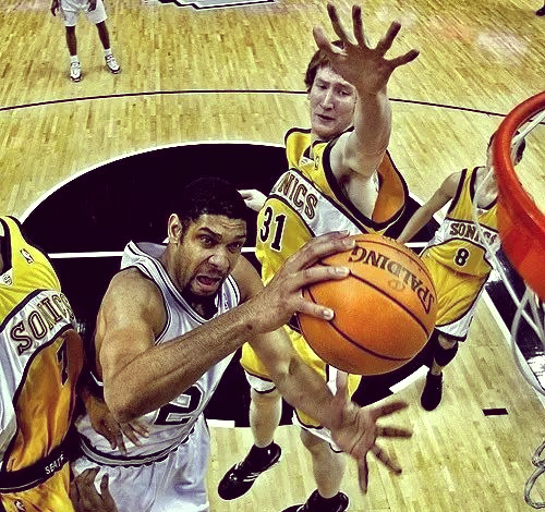 本轮欧预赛最佳阵容：萨内、格纳布里入围（欧预赛本轮最佳阵容出炉：萨内与格纳布里入选）