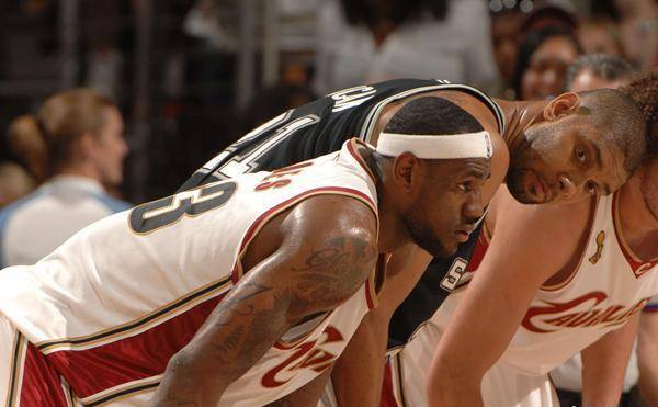 杜兰特关键补篮赢下比赛（杜兰特补篮定胜负）