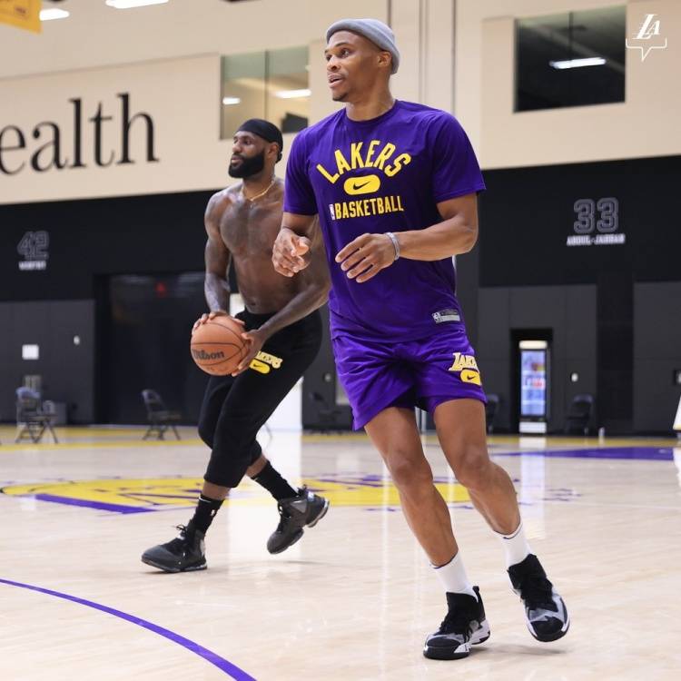 意媒：39岁拉莫斯被推荐给米兰，管理层和阿莱格里将进行评估（意媒：39岁拉莫斯获荐AC米兰，俱乐部高层与阿莱格里将评估）