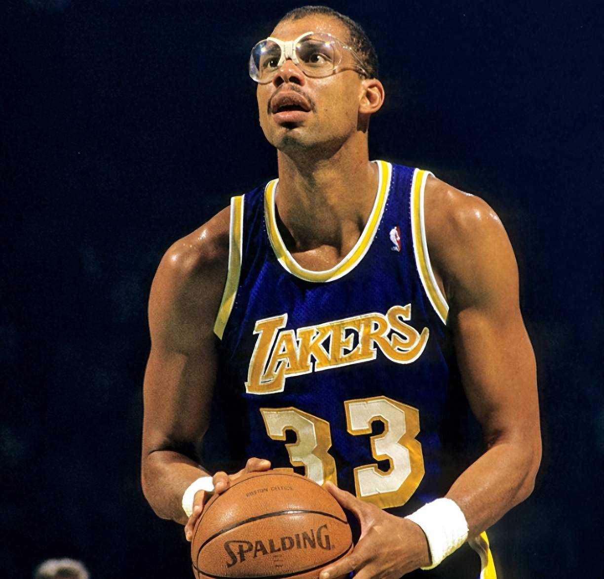 半场战报：罗马0-1那不勒斯，内雷斯反击单刀破门（半场快讯：罗马0-1那不勒斯，内雷斯反击单刀建功）