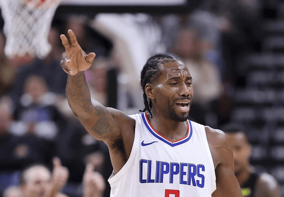 维尼修斯在所有体育场继续制造混乱（维尼修斯在各大球场依旧掀起风波）