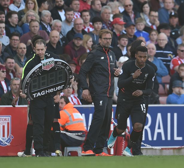 埃迪-豪：曼联整体表现有很大的提升；我们在努力改进防守（埃迪-豪：曼联整体进步显著，我们正致力于加强防守）